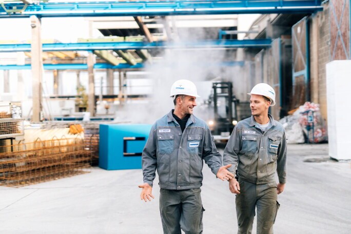 SCHLOSSER (m/w/d) FORMENBAU, 1. Bild